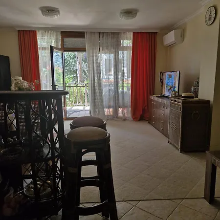 Тристаен Апартамент В Санта Марина В Созопол Apartment *
